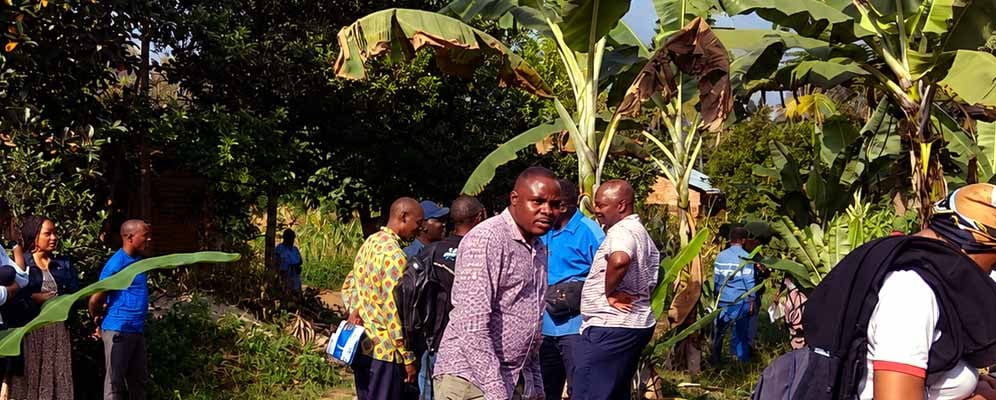 A team of journalists and researchers in Tanzania during a field visit in the farms affected by Banana Bunchy Top Virus (BBTV) in Morogoro Region, Central Tanzania. Photo courtesy of Tanzania Commission for Science and Technology (COSTECH).