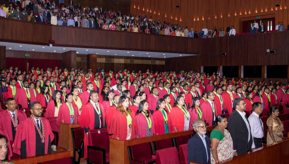Newly graduated youth in Sri Lanka's science stream as well as the senior researchers are seeking to migrate abroad to escape the impacts of the country's economic crisis. (Image courtesy of FOS Media, University of Colombo)