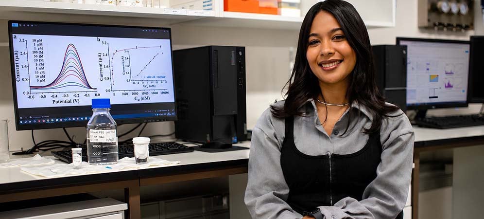 <em>Jaymi Leigh January's current research at University of the Western Cape (UWC) Sensor Laboratories integrates nanotechnology and electrochemistry. Photo: Claudia Caruana / SciDev.Net</em>