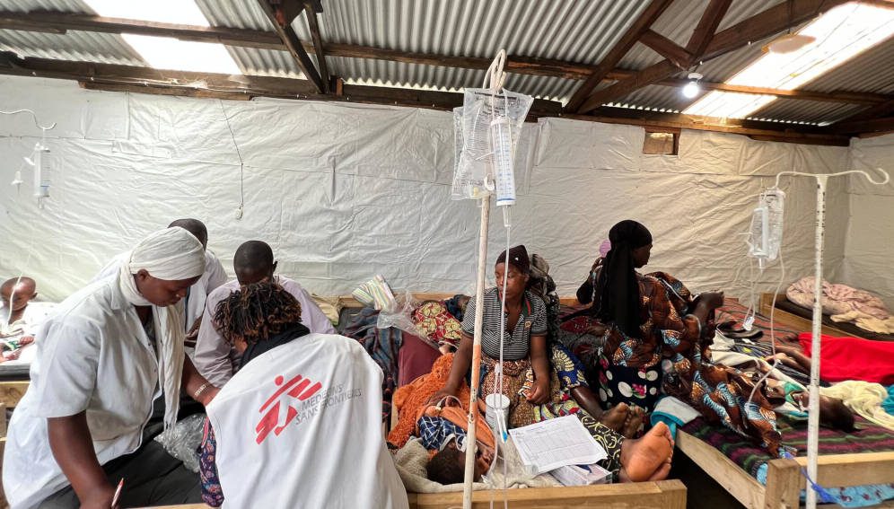 MSF and Ministry of Health staff examine patients at the Numbi hospital centre, in South Kivu province. DRC, May 2023