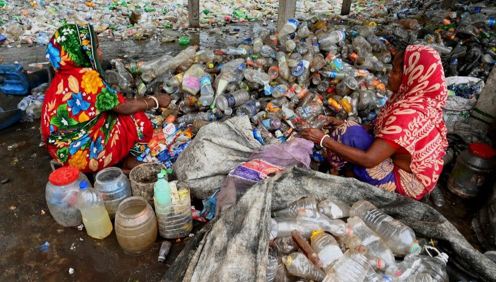 Women sort out plastic